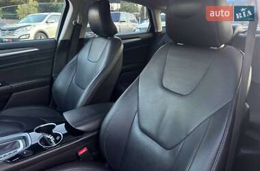 Седан Ford Fusion 2015 в 