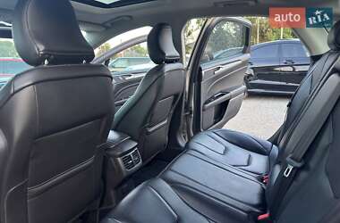 Седан Ford Fusion 2015 в 