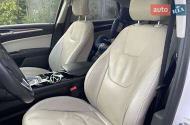 Седан Ford Fusion 2015 в 
