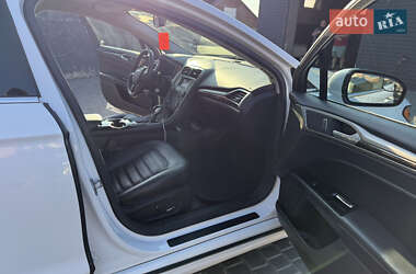 Седан Ford Fusion 2015 в 