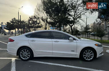 Седан Ford Fusion 2016 в 