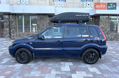 Хэтчбек Ford Fusion 2011 в 