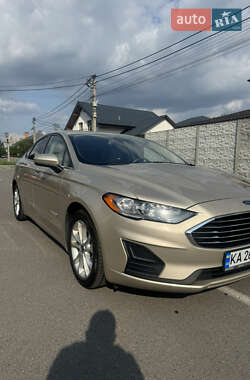 Седан Ford Fusion 2019 в 