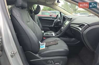Седан Ford Fusion 2018 в 