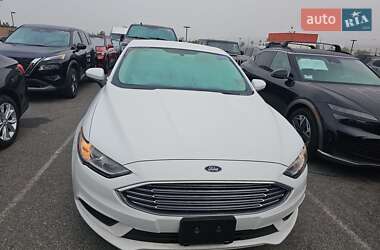 Седан Ford Fusion 2018 в 