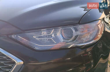 Седан Ford Fusion 2019 в 