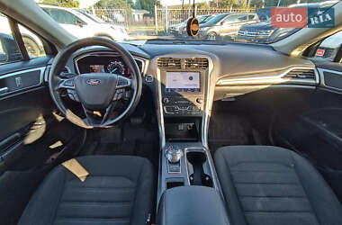 Седан Ford Fusion 2019 в 