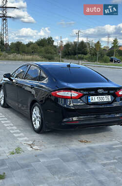 Седан Ford Fusion 2015 в 