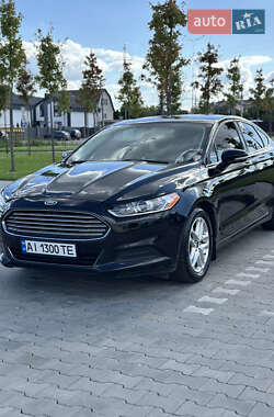 Седан Ford Fusion 2015 в 