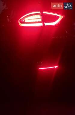 Седан Ford Fusion 2013 в 