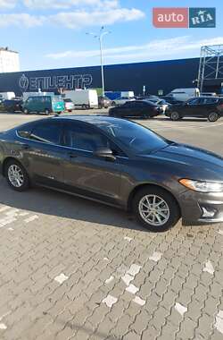 Седан Ford Fusion 2019 в 