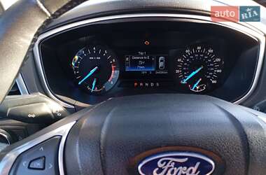 Седан Ford Fusion 2014 в 
