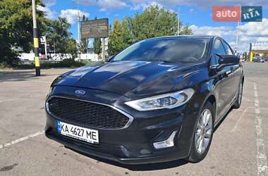 Седан Ford Fusion 2016 в 
