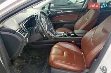 Седан Ford Fusion 2016 в 