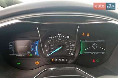 Седан Ford Fusion 2016 в 