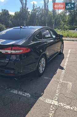 Седан Ford Fusion 2016 в 