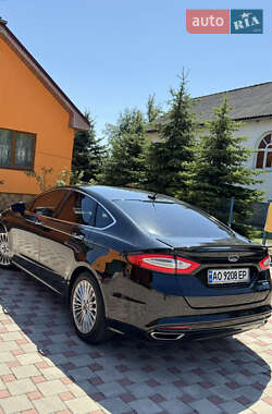 Седан Ford Fusion 2013 в 