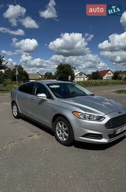 Седан Ford Fusion 2015 в 
