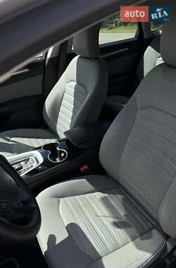 Седан Ford Fusion 2015 в 