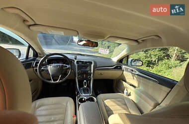 Седан Ford Fusion 2015 в 