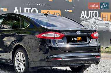 Седан Ford Fusion 2013 в 