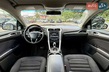 Седан Ford Fusion 2013 в 