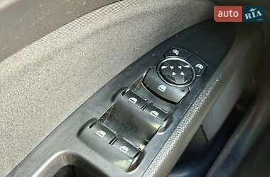 Седан Ford Fusion 2013 в 
