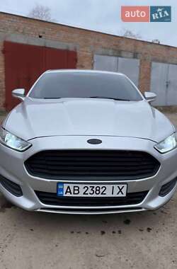 Седан Ford Fusion 2013 в 