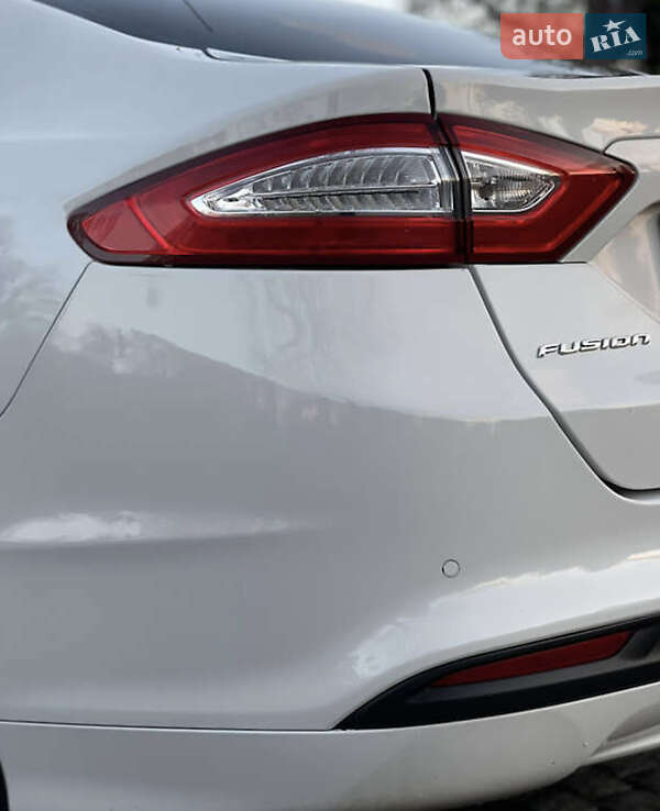 Седан Ford Fusion 2016 в Черновцах