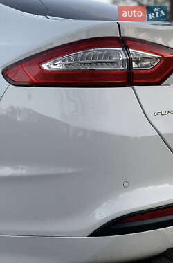 Седан Ford Fusion 2016 в 