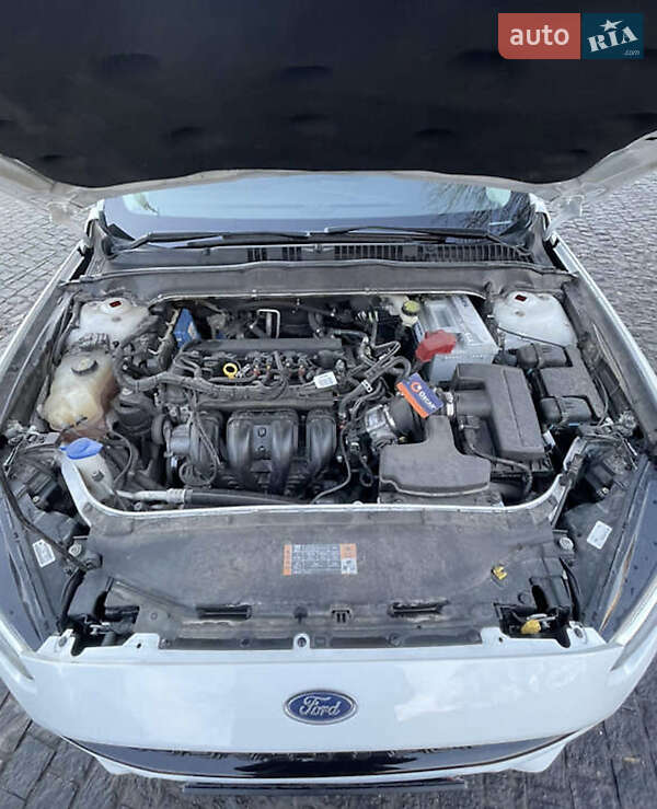 Седан Ford Fusion 2016 в Черновцах