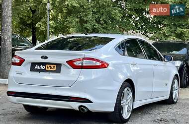 Седан Ford Fusion 2014 в 