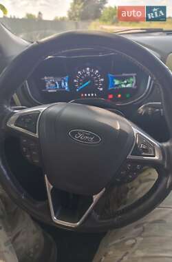 Седан Ford Fusion 2013 в 