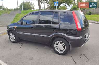 Хэтчбек Ford Fusion 2011 в 