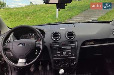 Хэтчбек Ford Fusion 2011 в 