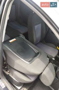 Хэтчбек Ford Fusion 2011 в 