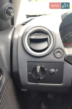 Хэтчбек Ford Fusion 2011 в 