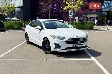 Седан Ford Fusion 2018 в Киеве