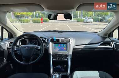 Седан Ford Fusion 2018 в 