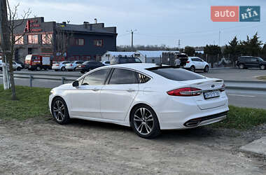 Седан Ford Fusion 2016 в 