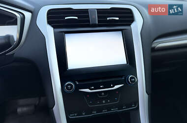 Седан Ford Fusion 2014 в 