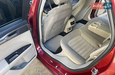 Седан Ford Fusion 2016 в 