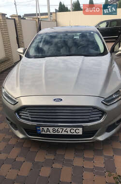Седан Ford Fusion 2015 в Києві