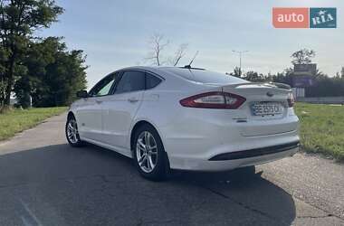 Седан Ford Fusion 2016 в 