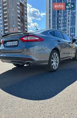 Седан Ford Fusion 2012 в 