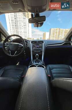 Седан Ford Fusion 2012 в 