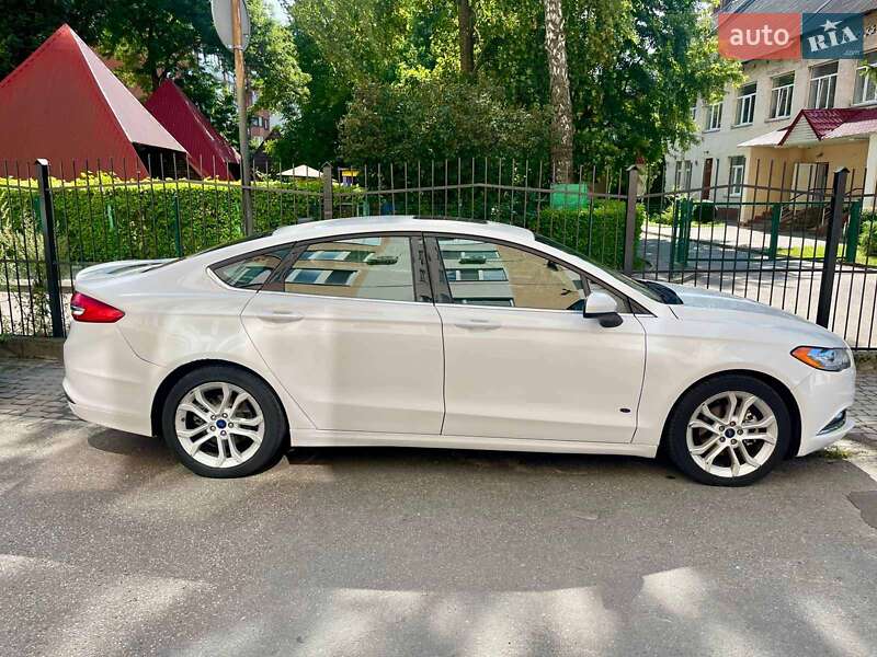 Седан Ford Fusion 2018 в Тернополі