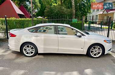 Седан Ford Fusion 2018 в 