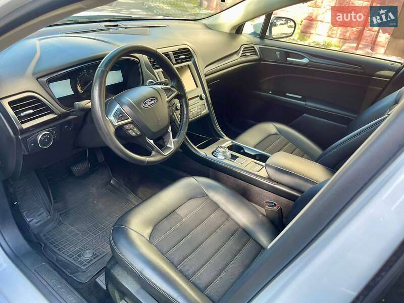 Седан Ford Fusion 2018 в Тернополі