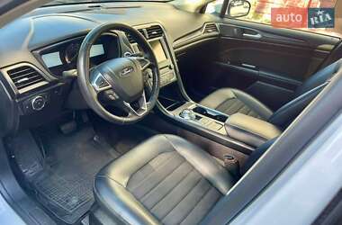 Седан Ford Fusion 2018 в 